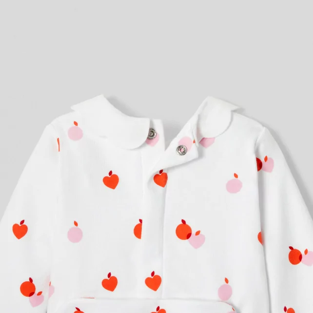 Пижама с принт на ягодки за бебе момиче